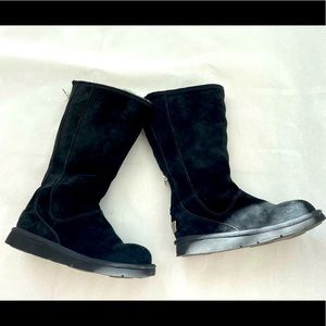 Ugg size USA 5 black shearling boots